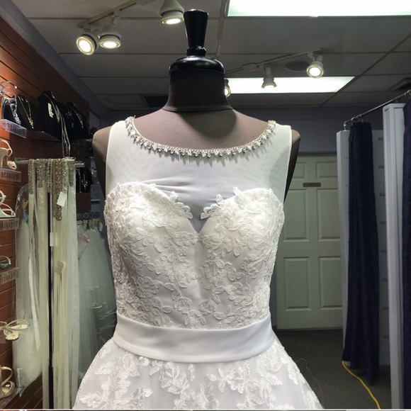 DaVinci - Style 50291 - Size 10 - White - Picture 3 of 4